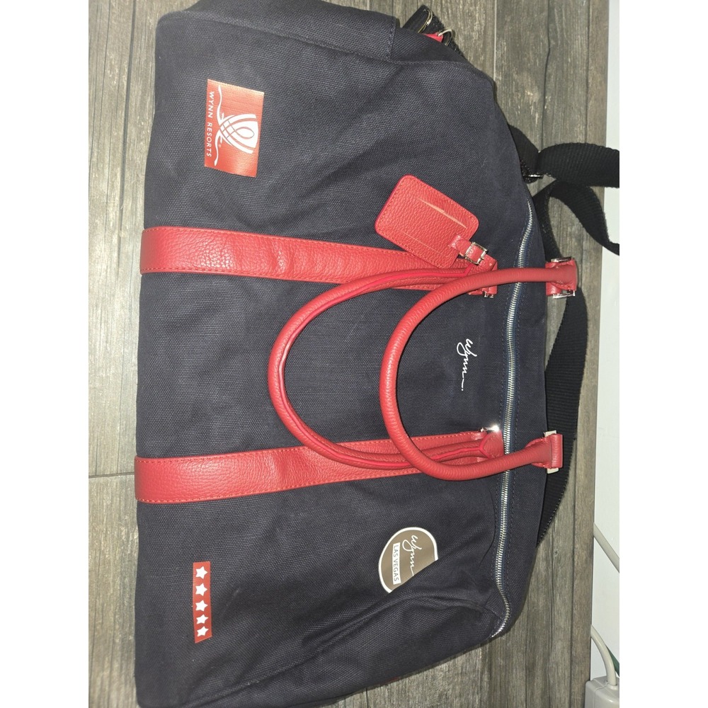 Wynn Casino Canvas Duffel Bag With Toiletry Bag  Retail Over $400